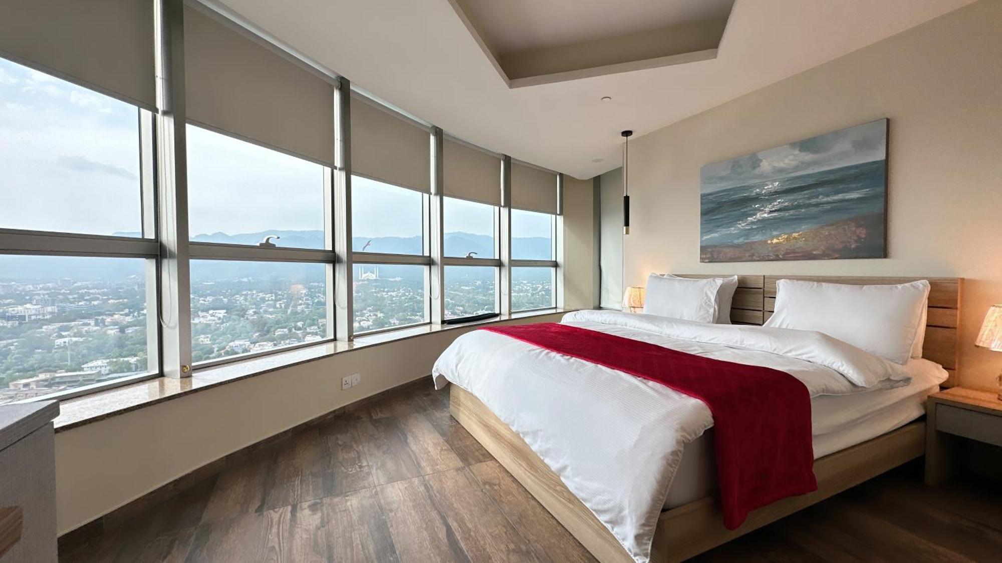 Centaurus Apartment City View Three Beds Исламабад Екстериор снимка
