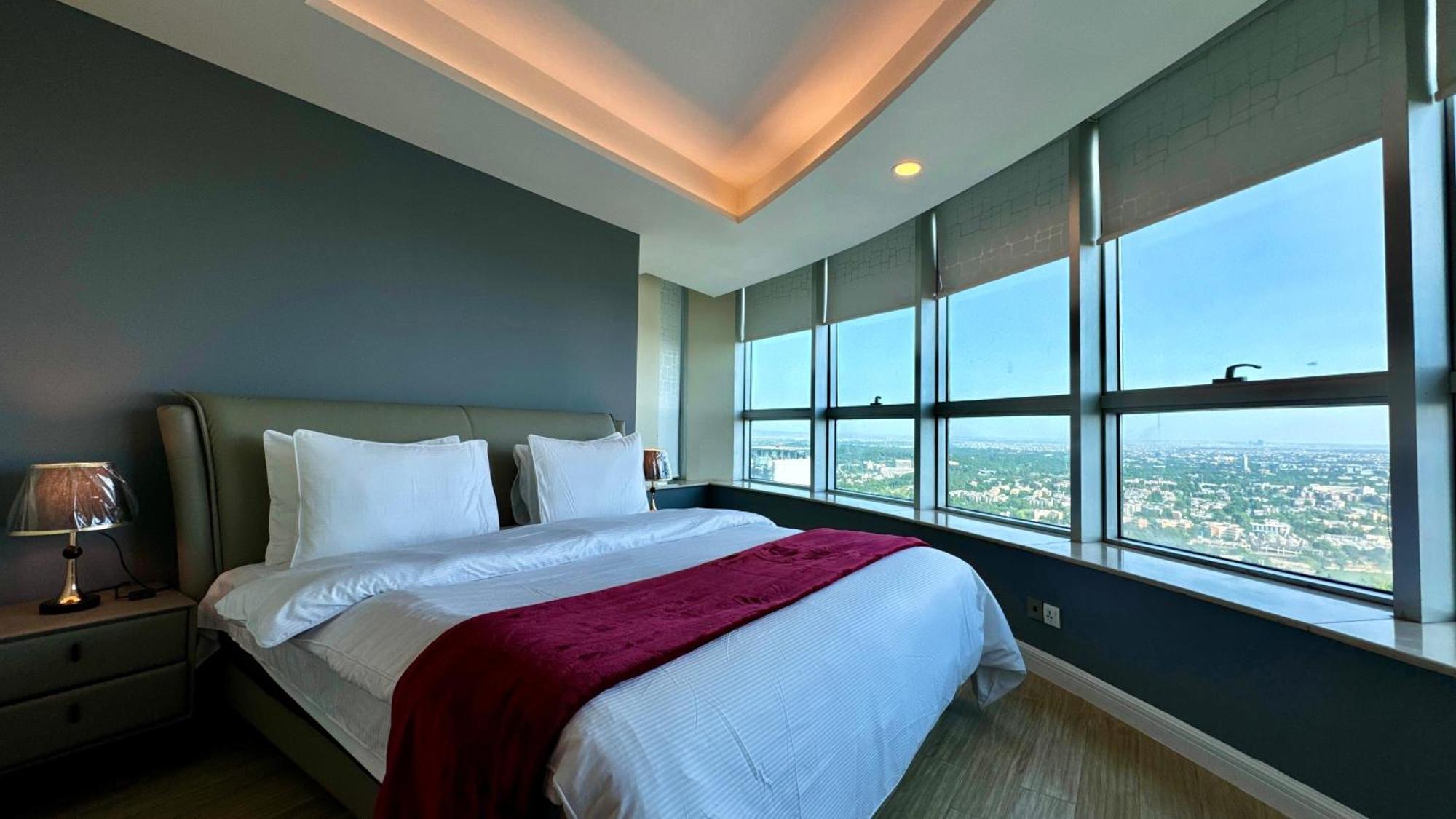 Centaurus Apartment City View Three Beds Исламабад Екстериор снимка